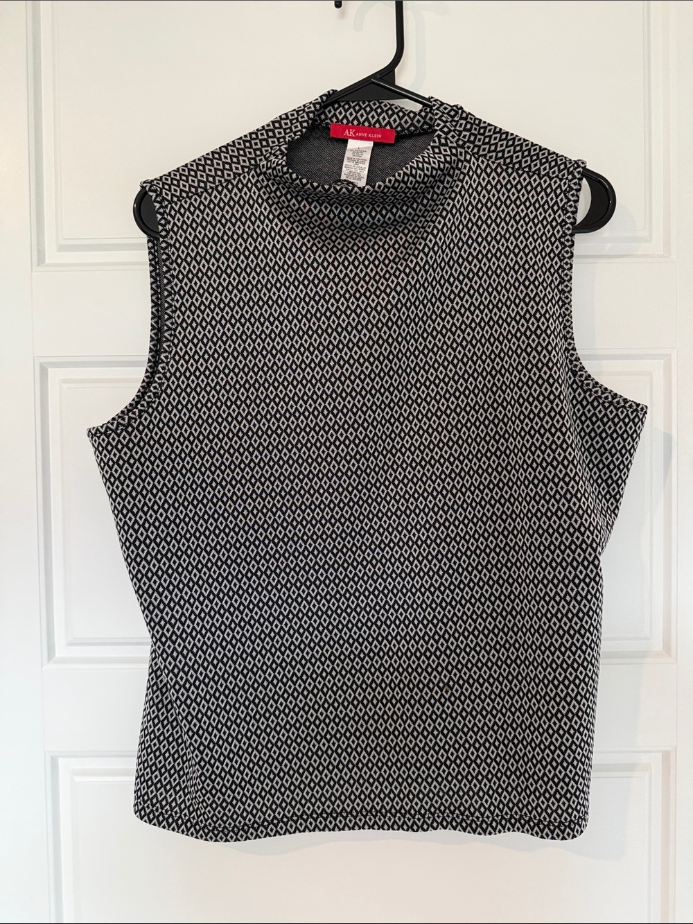 Anne Klein Black and White Sleeveless Mock Neck Blouse